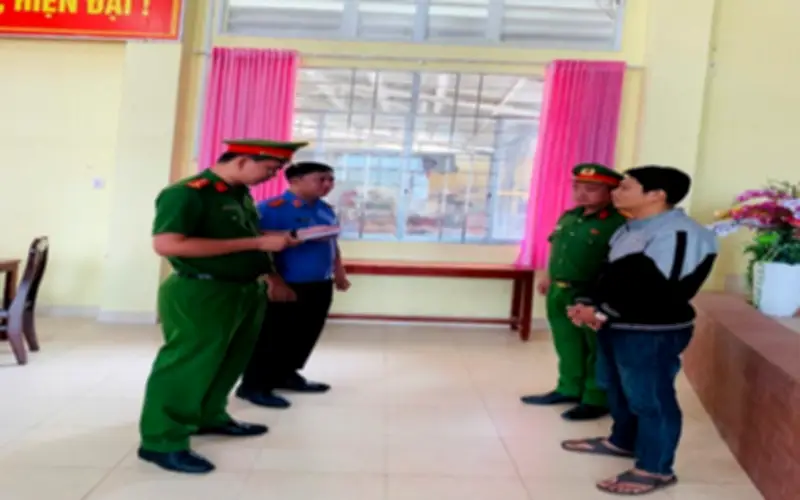 Giám đốc công ty đường cát Đồng Tháp bị bắt vì sản xuất hàng giả