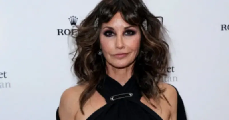 Gina Gershon Từ Chối Cảnh Khỏa Thân 'Lố Bịch' Trong Sự Nghiệp Hollywood