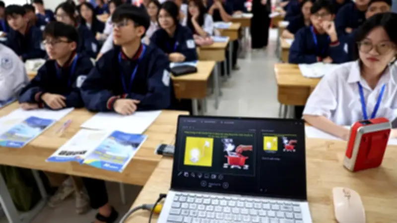 Giáo dục AI tại trường phổ thông: Thành công và thách thức từ Hà Nội