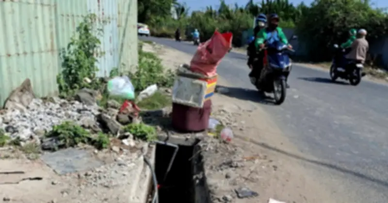 Hố Ga Mất Nắp Trước Nhà 579 Đào Trí, Q.7: Nguy Hiểm Rình Rập Người Đi Đường
