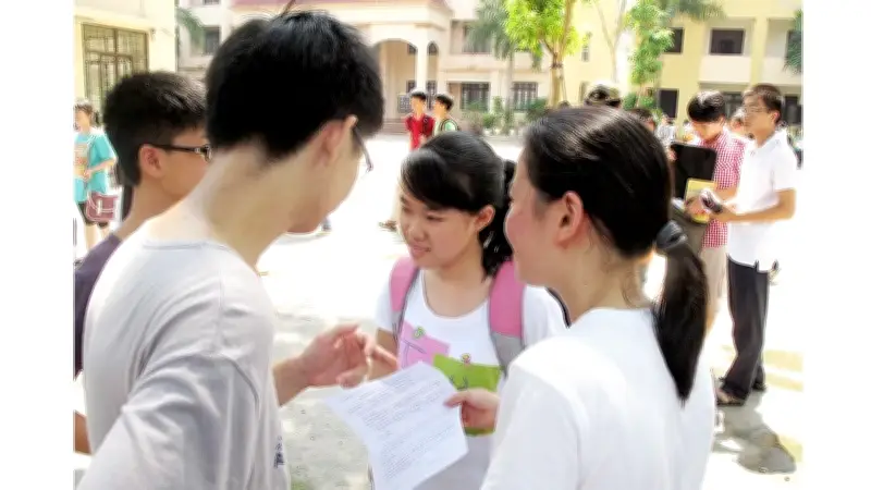 Hà Nội bỏ hộ khẩu tuyển sinh lớp 10, Bộ Y tế sẵn sàng y tế cho bầu cử