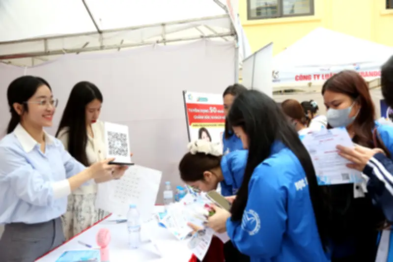 Hà Nội: Gần 1.900 Cơ Hội Việc Làm Tại Phiên Giao Dịch Tháng Thanh Niên 2026