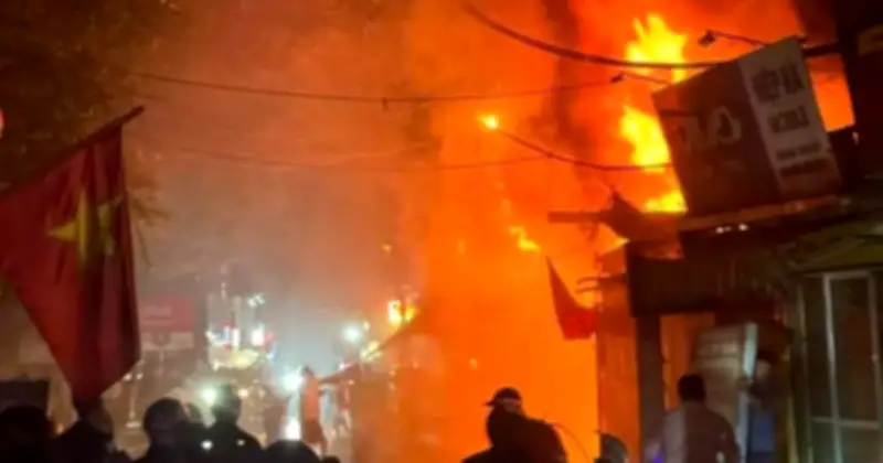 Hà Nội: Hai vụ cháy liên tiếp, người dân dùng bình cứu hỏa nhưng bất thành