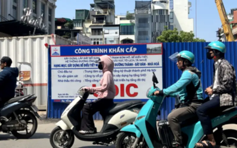Hà Nội khẩn trương thi công bể điều tiết ngầm chống ngập tại chợ Hàng Da