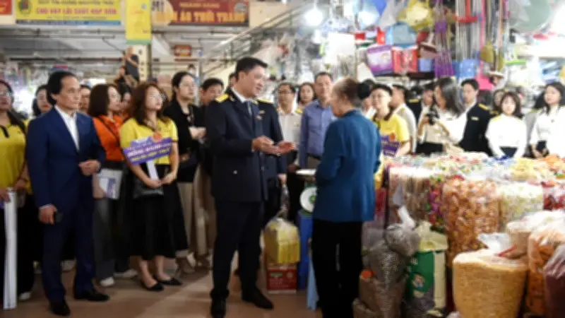 Hà Nội ra quân hỗ trợ hộ kinh doanh chuyển đổi sang kê khai thuế từ năm 2026