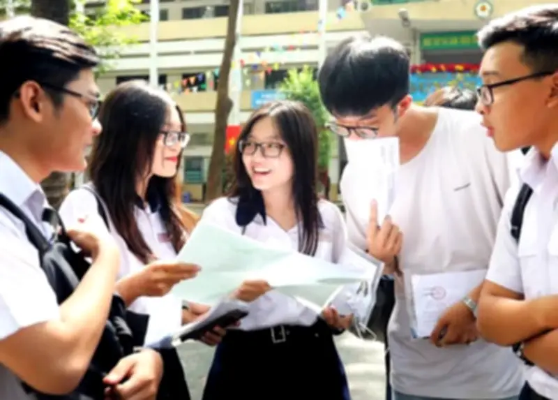 Hà Nội tăng cường tư vấn tuyển sinh lớp 10 trước áp lực thi cử