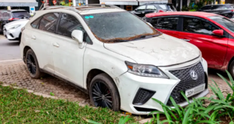 Hà Nội: Xe sang Lexus RX 350 bỏ hoang nhiều năm, xuống cấp đáng tiếc