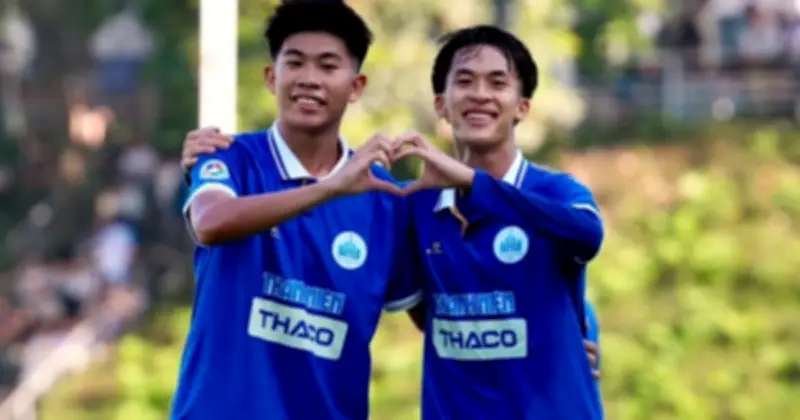 Hồ Thanh Phước tỏa sáng, người bố tự hào trong ngày ra quân TNSV quốc tế