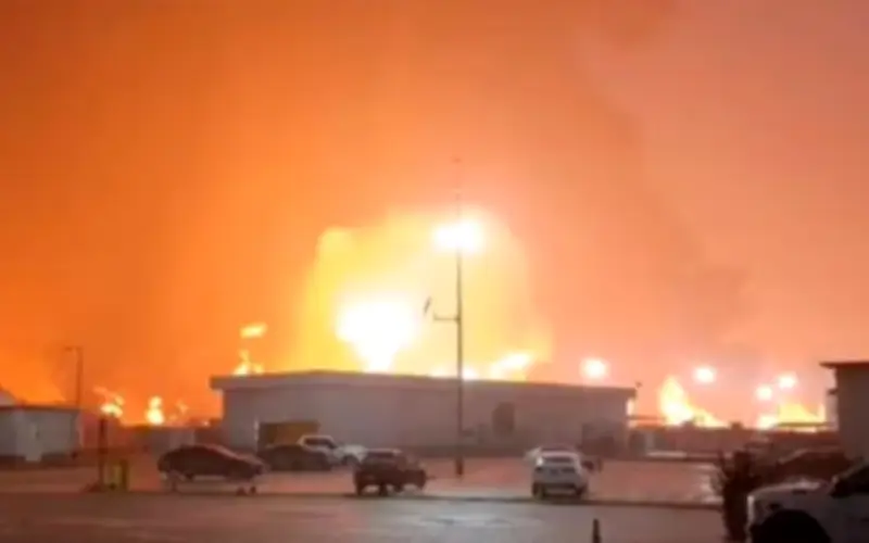 Hỏa hoạn kinh hoàng tại nhà máy lọc dầu Mexico, 5 người thiệt mạng