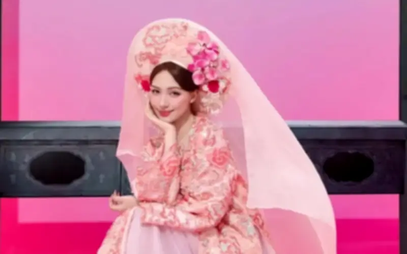 Hòa Minzy Lập Cột Mốc 300 Triệu View Với MV 'Bắc Bling' Sau Một Năm Ra Mắt