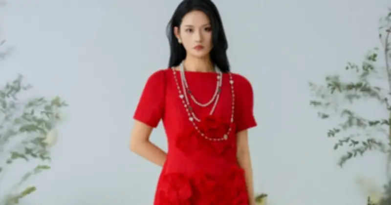 Họa Tiết Hoa 3D: Từ Nữ Tính Đến Sang Trọng Trong Thời Trang Hiện Đại