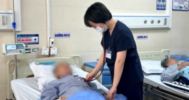 Hai bệnh nhân ở Phú Thọ nguy kịch do nhờ người truyền dịch tại nhà