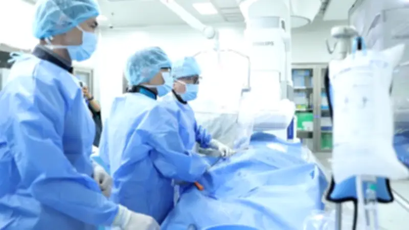 Hai bệnh nhân trên 70 tuổi đầu tiên được cấy máy tạo nhịp không dây Micra AV2 tại TP.HCM