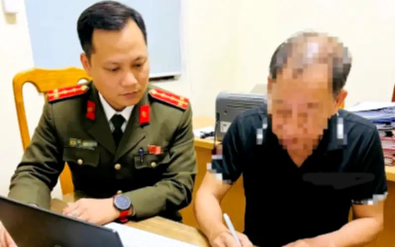 Hai Đối Tượng Bị Phạt Tiền Vì Hành Vi Xúc Phạm Uy Tín Công An