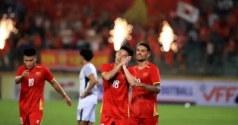 Hai Long ăn mừng bàn thắng với cử chỉ 'ngủ yên' đầy cảm xúc tại Hàng Đẫy