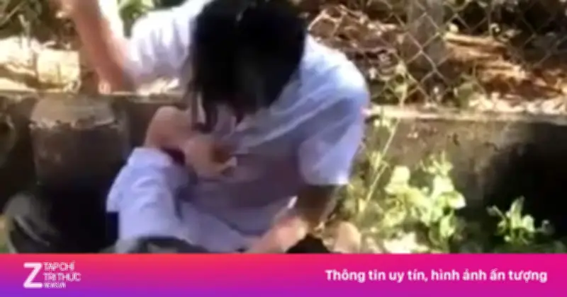 Hai nữ sinh cấp 2 đánh nhau dữ dội, một em nhập viện vì thương tích nặng