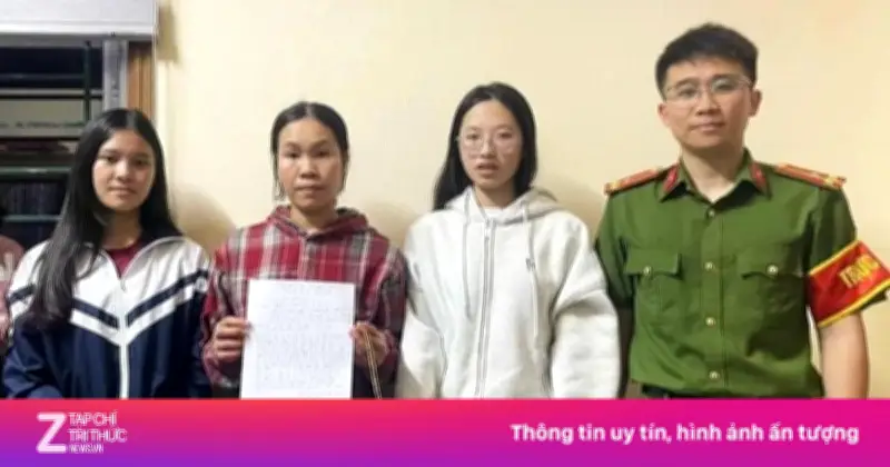 Hai Nữ Sinh Lớp 10 Ở Hà Tĩnh Nhặt Được 5 Chỉ Vàng, Trình Báo Công An Trả Lại