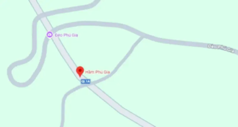 Hai người tử vong tại chỗ sau tai nạn xe máy đâm lan can dành cho người đi bộ ở Huế