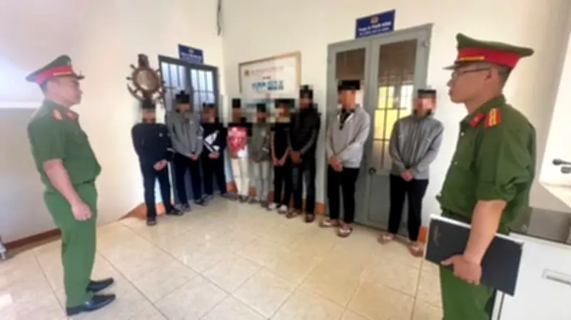 Hai nhóm học sinh THCS mang hung khí giải quyết mâu thuẫn trên TikTok