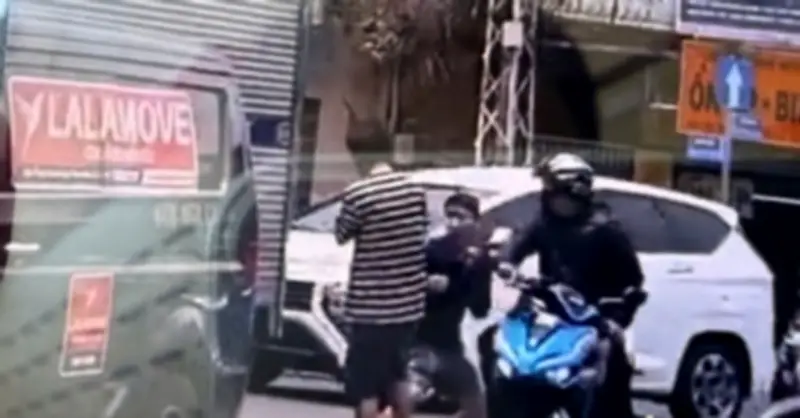 Hai tài xế hỗn chiến sau va chạm giao thông tại TP.HCM