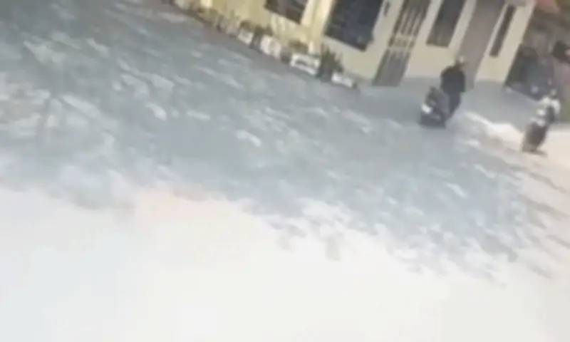 Hai xe máy đâm sầm vào nhau tại Ninh Bình do không giảm tốc độ ở ngã tư