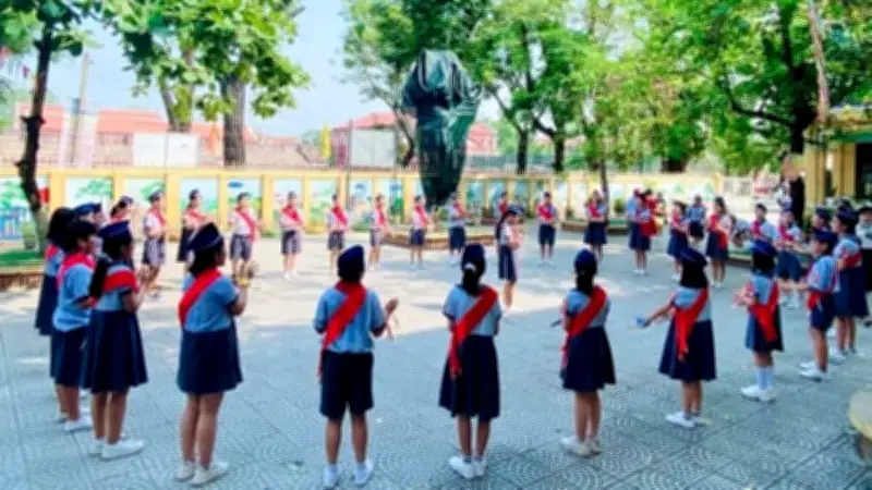 Học sinh lớp 4 bị cô giáo dùng thước đánh gãy tay: Nhà trường xin lỗi, chờ kết luận chính thức