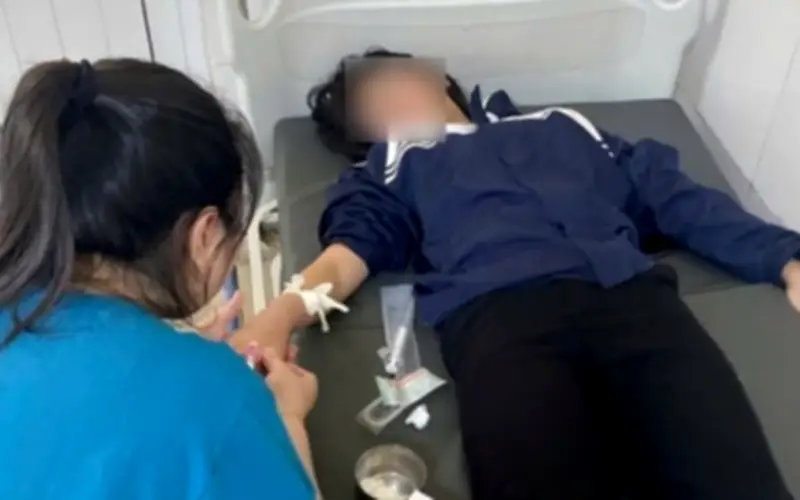 Học sinh lớp 7 ở Hưng Yên uống thuốc trừ sâu: Hiệu trưởng phủ nhận bạo lực học đường