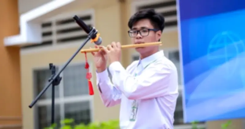 Học sinh Đồng Tháp gây ấn tượng với màn biểu diễn sáo trúc tại Tư vấn mùa thi