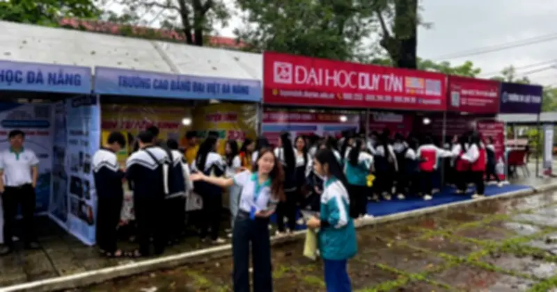 Học sinh Quảng Trị hào hứng tham gia chương trình Tư vấn mùa thi 2026