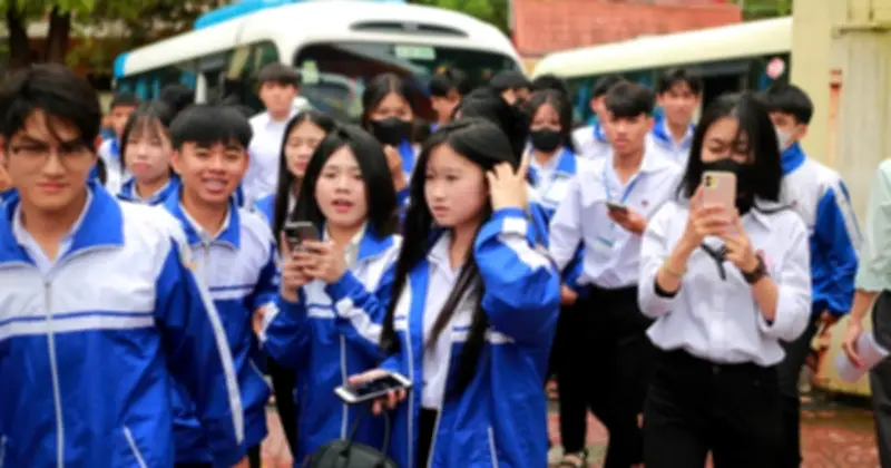 Học sinh Quảng Trị tham gia tư vấn mùa thi: Giải đáp thắc mắc ngành sức khỏe thời công nghệ