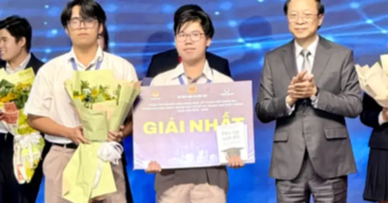 Học sinh TP.HCM xuất sắc giành giải Nhất quốc gia với dự án AI trong thiết kế thuốc