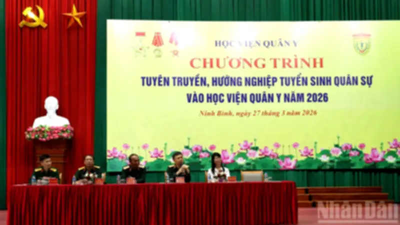 Học viện Quân y tuyên truyền tuyển sinh tại Ninh Bình, thu hút hơn 1.300 học sinh