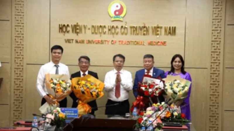 Học viện Y-Dược Cổ truyền Việt Nam bổ nhiệm lại 4 Phó Giáo sư, tập trung phát triển nhân lực