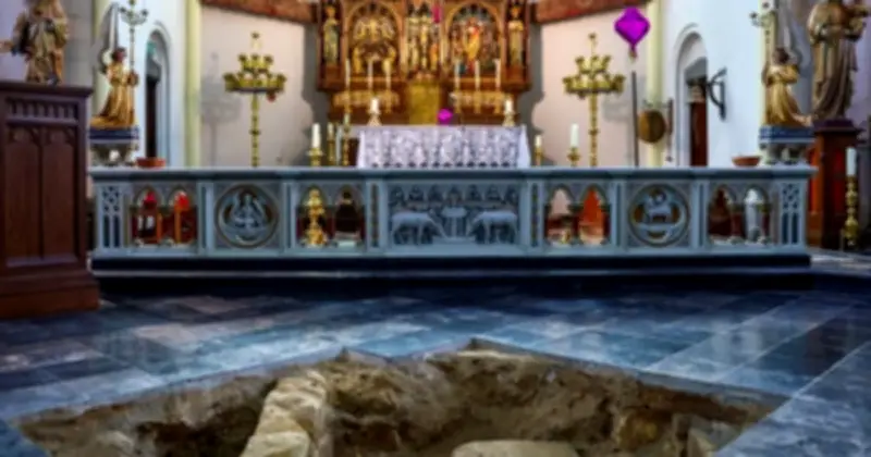 Hài cốt chàng lính ngự lâm d'Artagnan có thể được tìm thấy tại nhà thờ Hà Lan