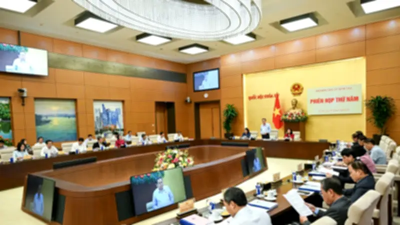 Hội đồng Bầu cử quốc gia họp phiên thứ Năm, Chủ tịch Quốc hội kêu gọi đại biểu đóng góp cho tăng trưởng hai con số