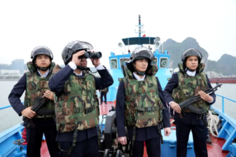 Hải Quân Tăng Cường Kiểm Soát, Ngăn Chặn Buôn Lậu Vận Chuyển Xăng Dầu Trái Phép