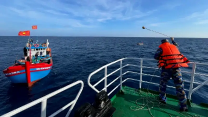 Hải quân Vùng 2 tổ chức bầu cử trên biển cho ngư dân vãng lai tại thềm lục địa phía nam