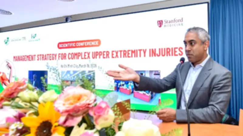 Hội thảo chuyên sâu về chấn thương chi trên giữa Bệnh viện Quân y 175 và Đại học Stanford