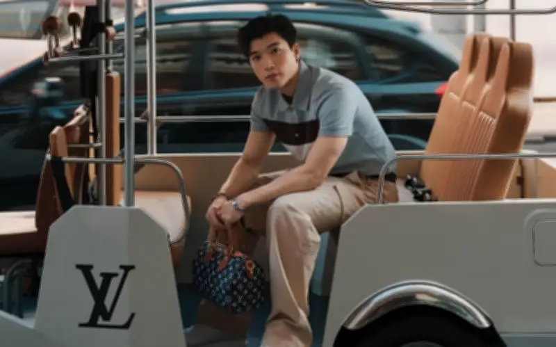 HIEUTHUHAI Gây Sóng Giới Thời Trang Với Check-in Tại 'Khách Sạn' Louis Vuitton Ở Bangkok