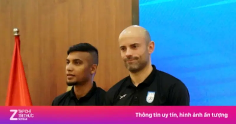 HLV Bangladesh Dè Chừng Nguyễn Xuân Son Và Đỗ Hoàng Hên Trước Trận Giao Hữu