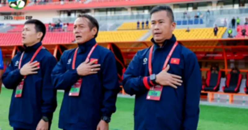 HLV Đinh Hồng Vinh tạm dẫn dắt U.23 Việt Nam, chuẩn bị cho ASIAD 2026