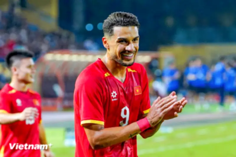 HLV Kim Sang Sik tìm ra vị trí tối ưu cho Đỗ Hùng Dũng trong đội tuyển Việt Nam