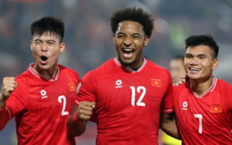 HLV Kim Sang Sik triệu tập lực lượng mạnh nhất, Đỗ Hoàng Hên lần đầu khoác áo tuyển Việt Nam