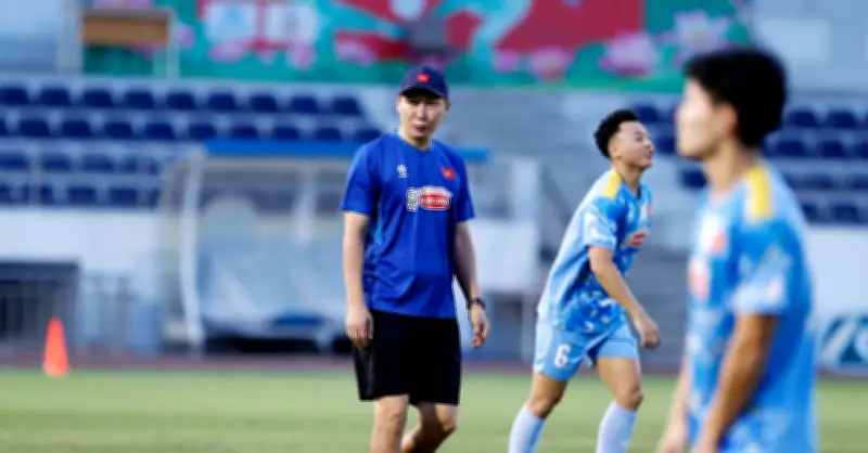 HLV Kim Sang Sik 'Tất Tay' Cho Tấn Công: Canh Bạc Mạo Hiểm Của Tuyển Việt Nam