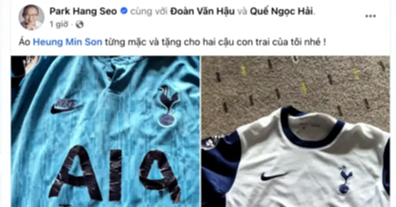 HLV Park Hang Seo tặng áo Son Heung Min cho Văn Hậu và Quế Ngọc Hải