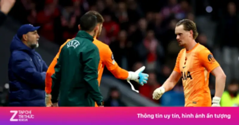HLV Tottenham Gây Bức Xúc Khi Thay Thủ Môn Trẻ Sau 17 Phút Thảm Họa