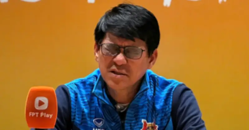 HLV Vũ Tiến Thành: 'Mong Cà Mau không thắng Hà Nội' trước trận đấu cuối