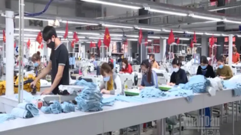 Hơn 100 Công Nhân Tại Các Khu Sản Xuất Trọng Điểm TP.HCM Đã Trở Lại Nhà Máy