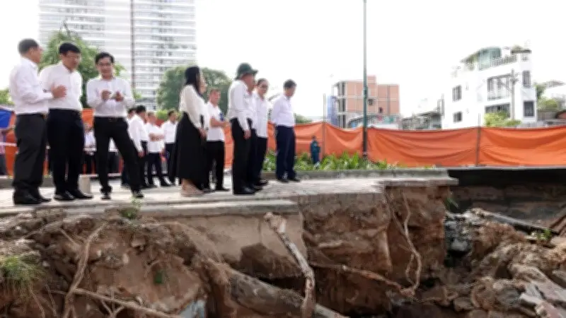 Hơn 100 tỷ đồng khắc phục khẩn cấp sạt lở, sụp lún bờ kè kênh Tàu Hủ