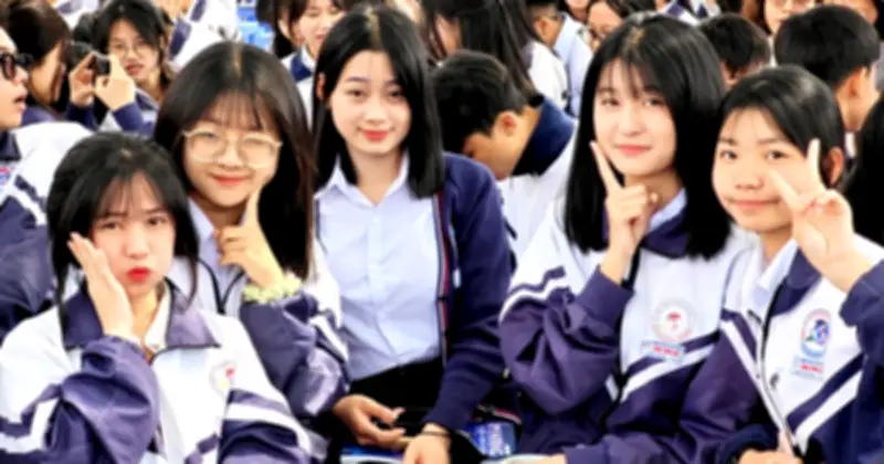 Hơn 2.000 học sinh Lâm Đồng tham gia tư vấn mùa thi, giải đáp thắc mắc học phí và ngành học